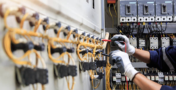Professional Electrician technician working in Boulevard Gardens, FL